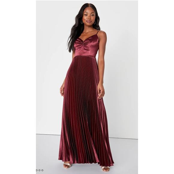 Lulus burgundy satin pleated exceptional sophistication maxi dress formal Size L - Picture 6 of 9
